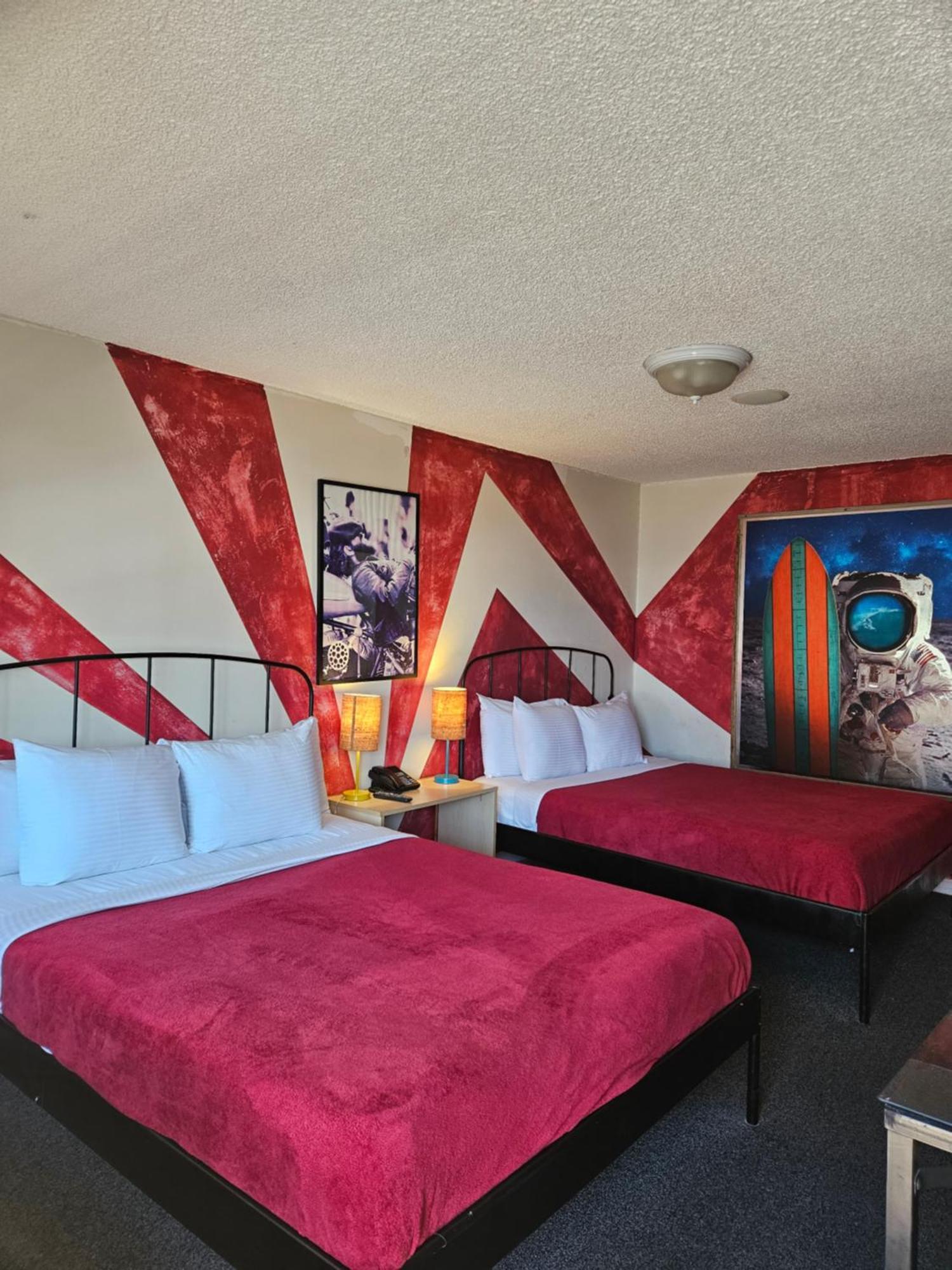 Huntington Surf Inn Хантингтон-Бич Экстерьер фото