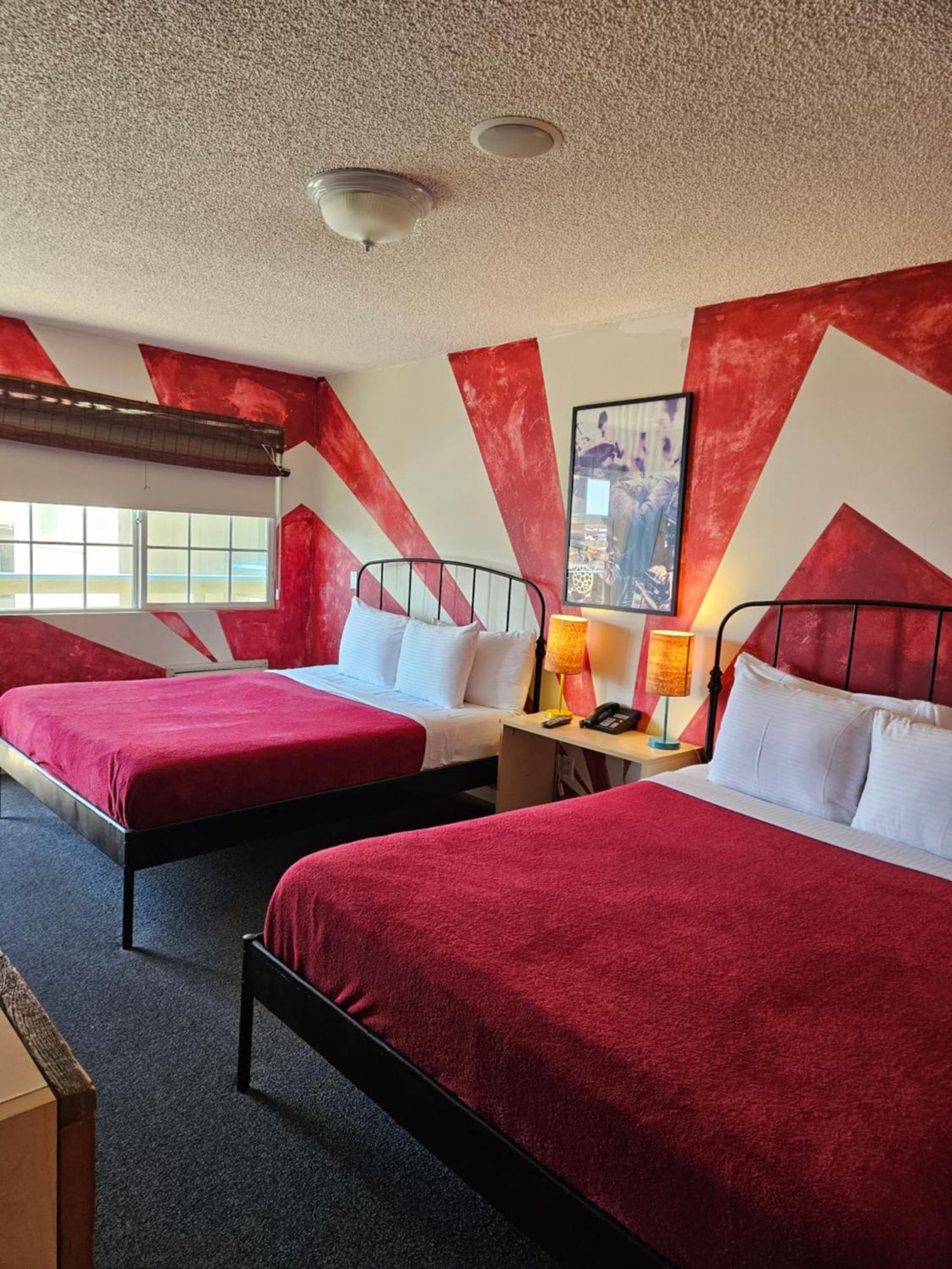 Huntington Surf Inn Хантингтон-Бич Экстерьер фото